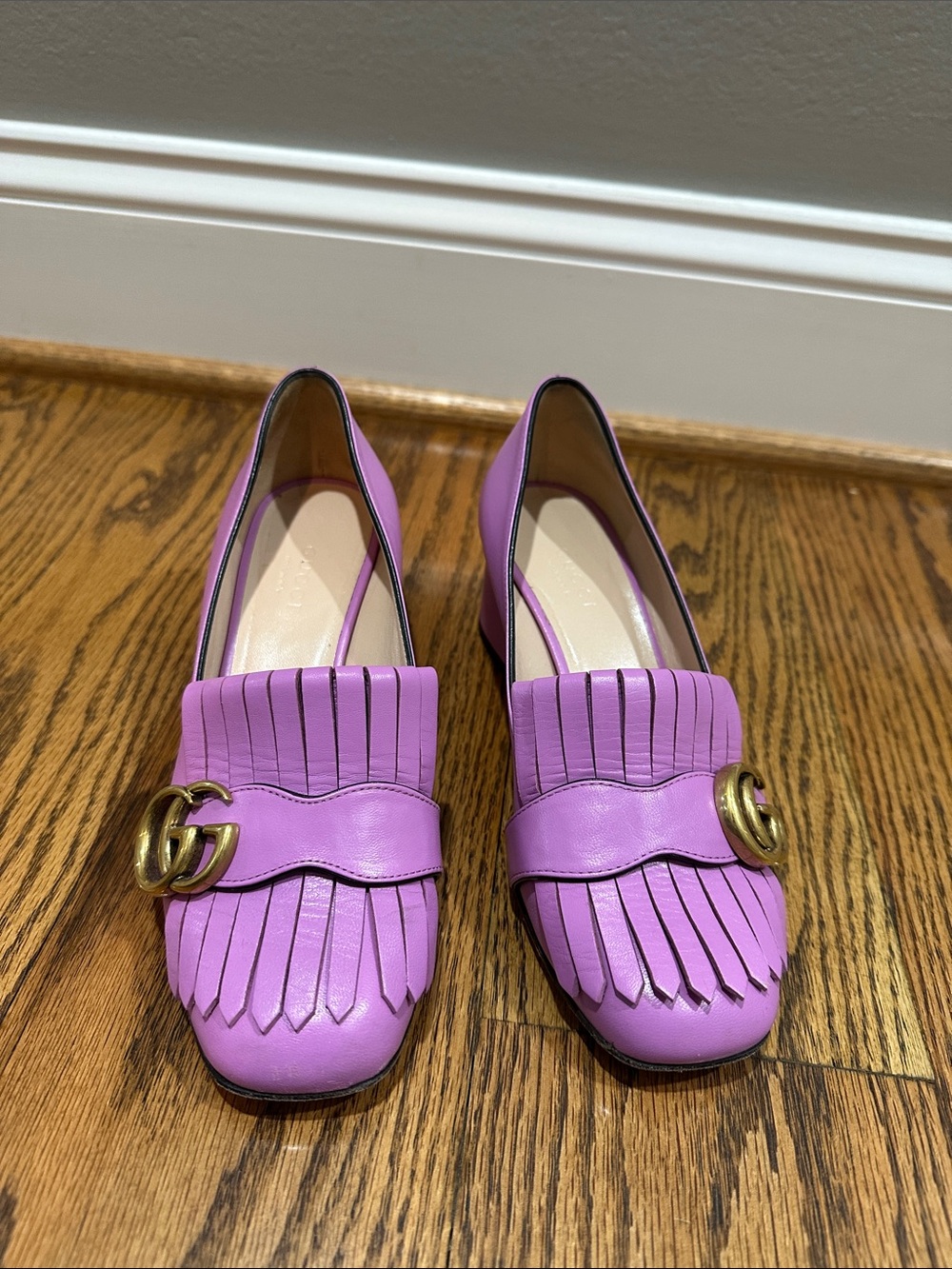 Gucci Lilac Fringe Leather Pumps with Gold Double G Accent